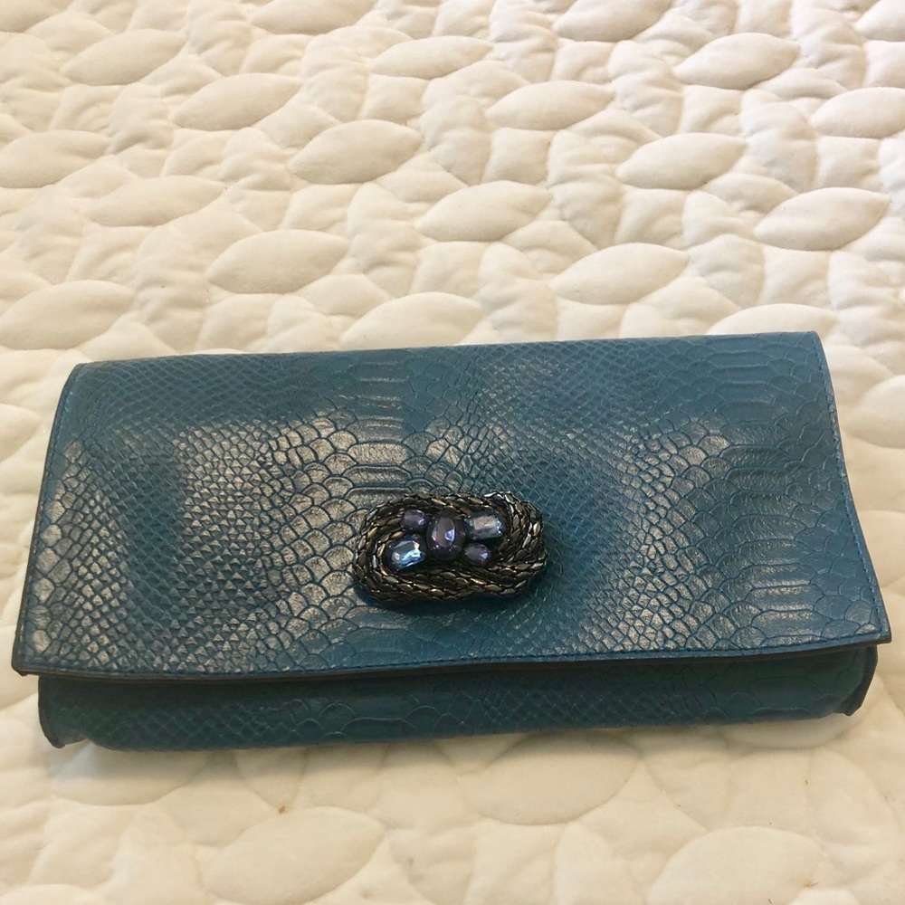 clutch bag by Terai Yabar Madrid